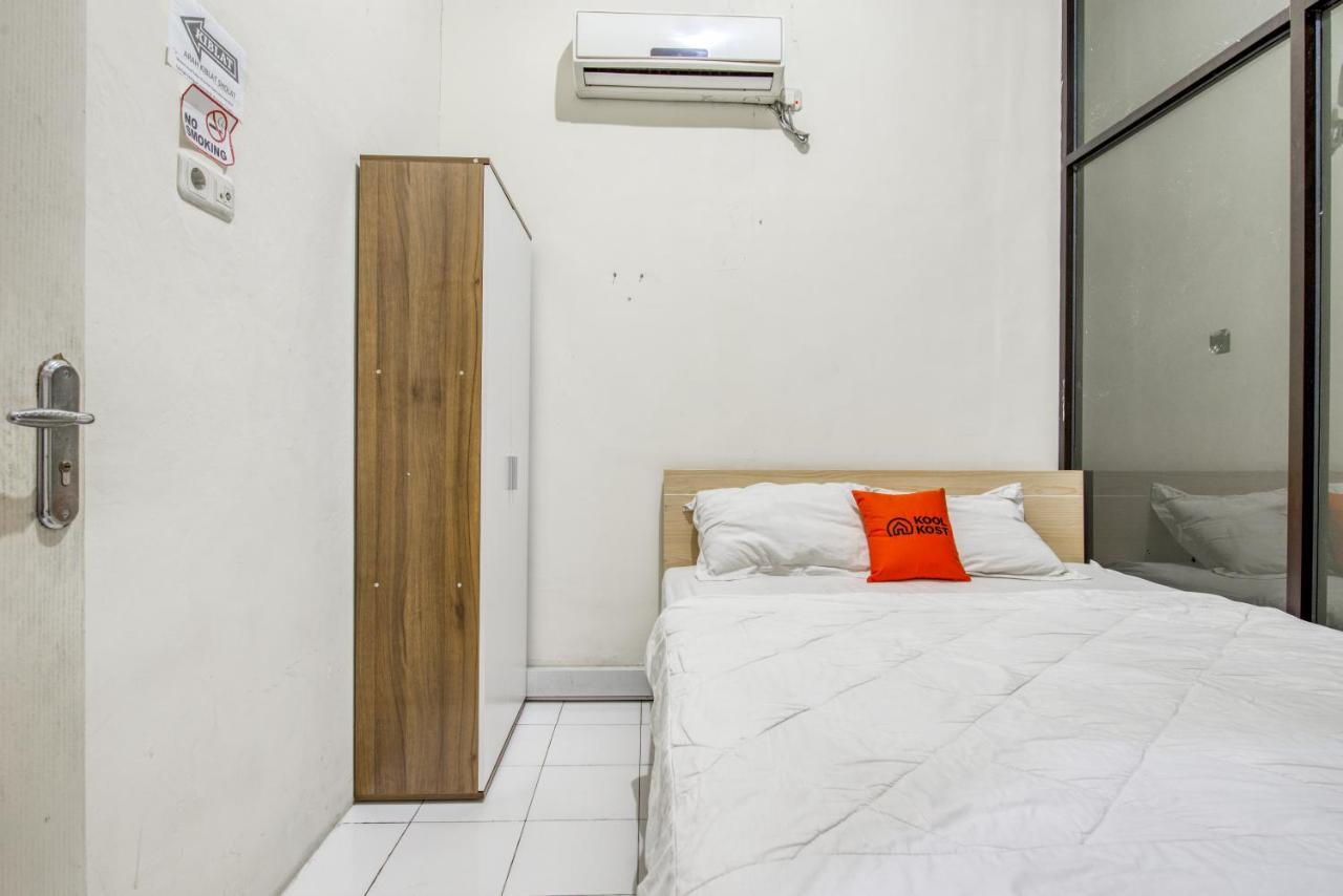 Koolkost Syariah @ Capsule Homestay Kedungdoro Surabaya Exterior photo
